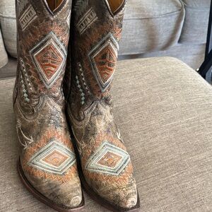 Corral Embroidered Western Cowboy Boots